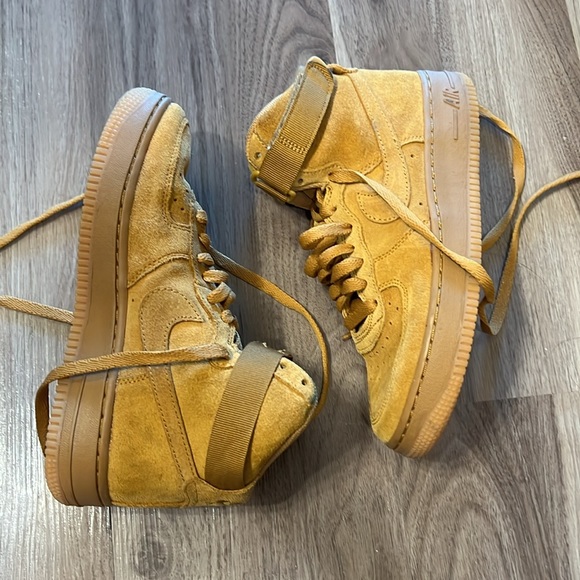 Air Force 1 high LV8 Wheat - Picture 4 of 10